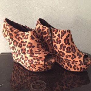 Cheetah Print Open Toe. Wedges